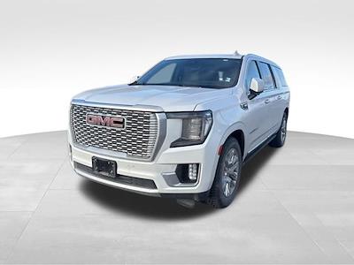 Used 2023 GMC Yukon XL - photo 1