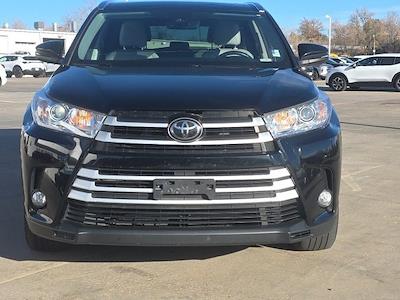Used 2017 Toyota Highlander SE for sale #HS372860 - photo 2