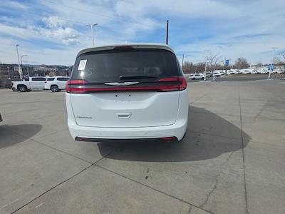 Used 2022 Chrysler Pacifica - photo 1