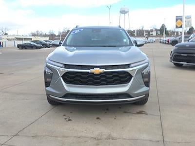 Used 2025 Chevrolet Trax - photo 1