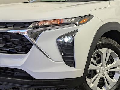 Used 2025 Chevrolet Trax - photo 1