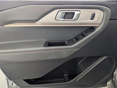 Used 2025 Ford Explorer - photo 1