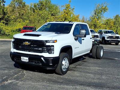 New 2026 Chevrolet Silverado 3500 Work Truck Crew Cab 4WD Cab Chassis for sale #139875 - photo 1