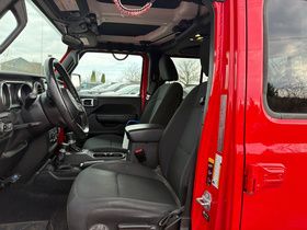 Used 2021 Jeep Gladiator - photo 10