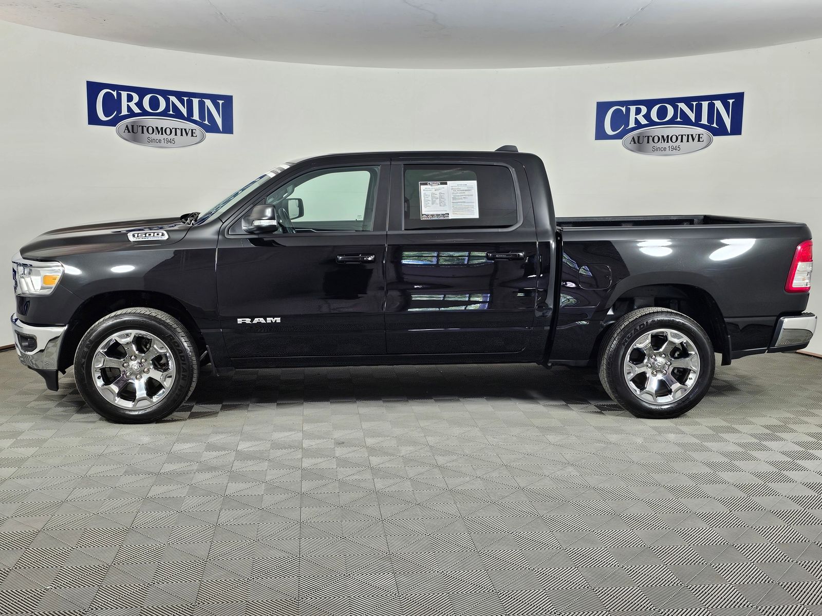 Used 2022 Ram 1500 - photo 1