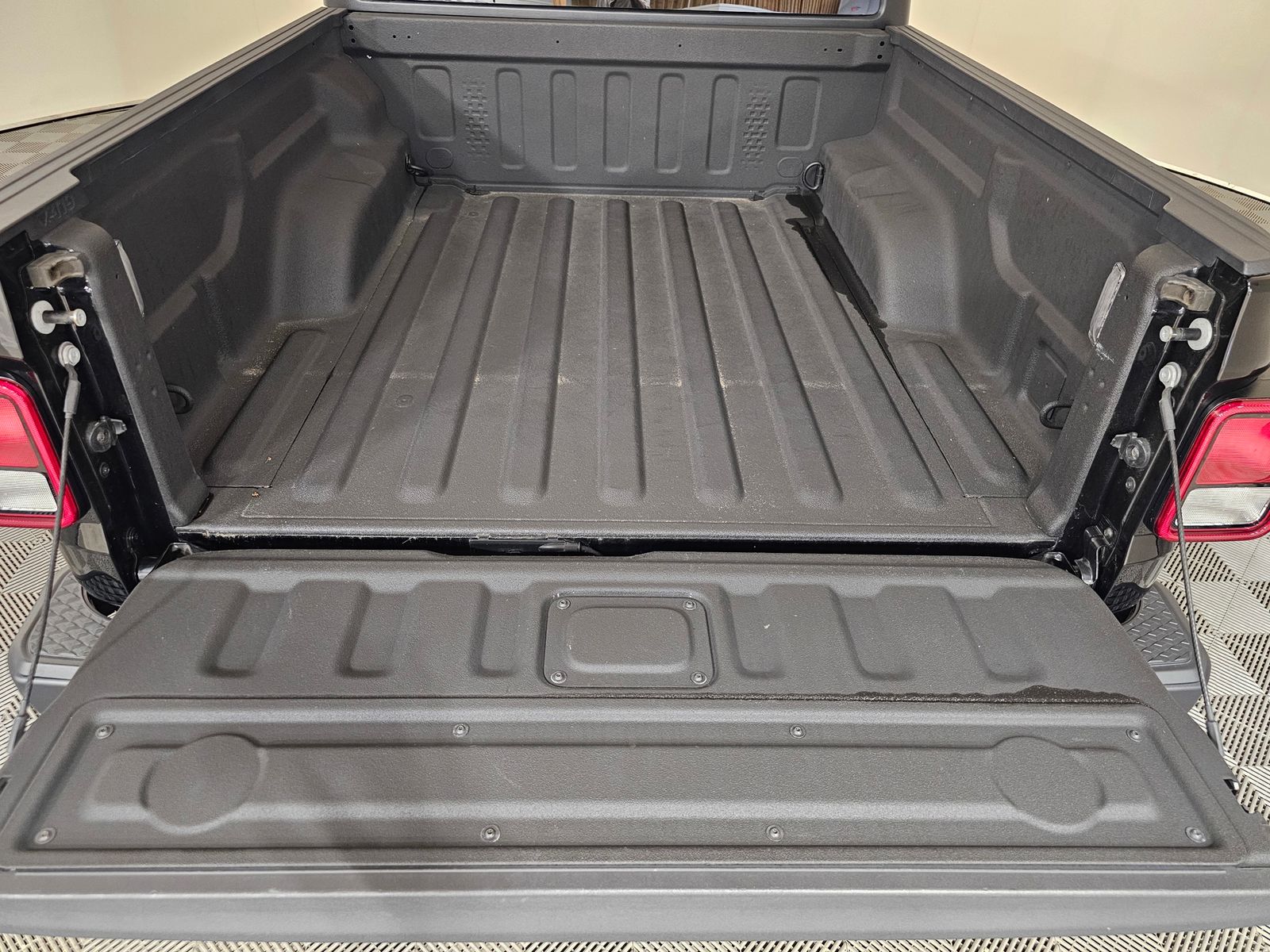 Used 2022 Jeep Gladiator - photo 24
