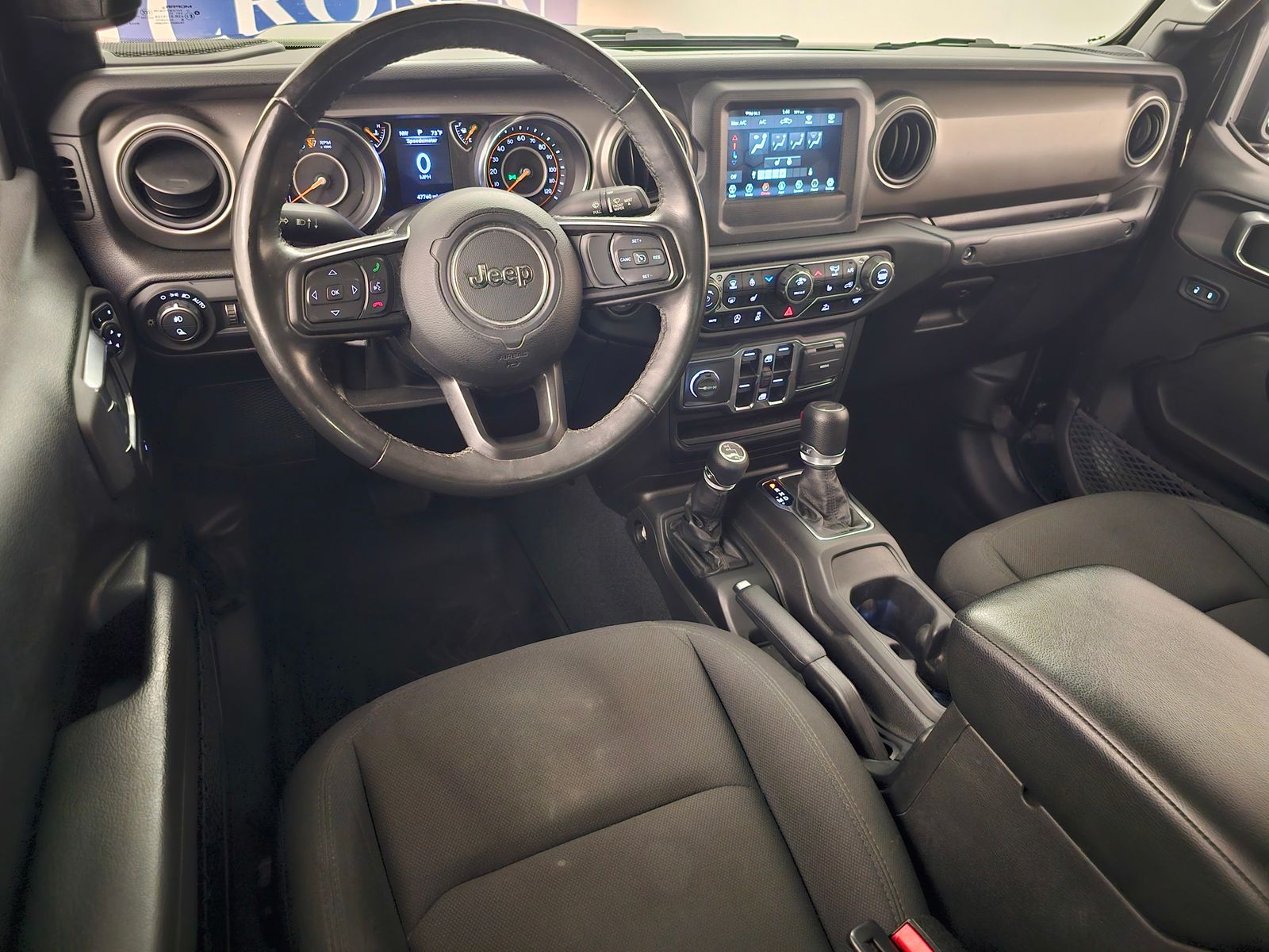 Used 2022 Jeep Gladiator - photo 8