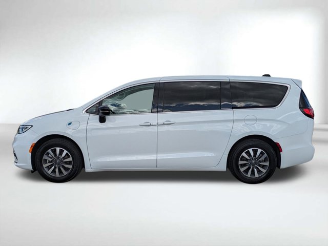 Used 2024 Chrysler Pacifica - photo 9