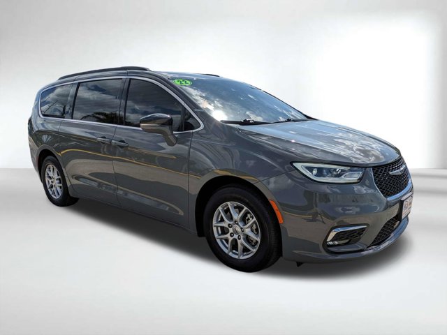 Used 2022 Chrysler Pacifica - photo 2