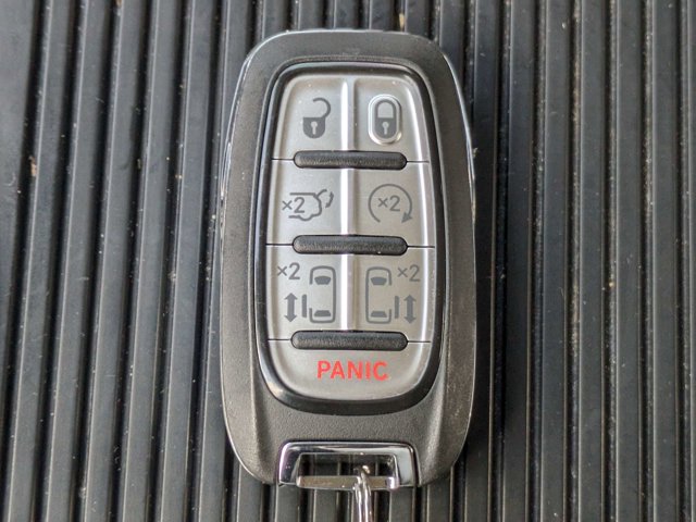 Used 2022 Chrysler Pacifica - photo 35