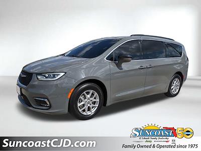 Used 2022 Chrysler Pacifica - photo 1