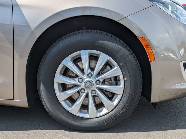 Used 2018 Chrysler Pacifica - photo 12