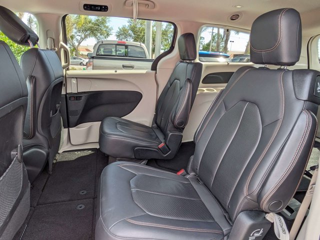 Used 2018 Chrysler Pacifica - photo 16