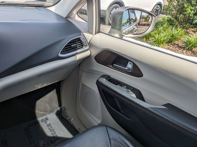 Used 2018 Chrysler Pacifica - photo 19
