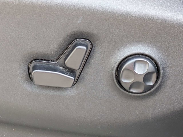 Used 2018 Chrysler Pacifica - photo 24