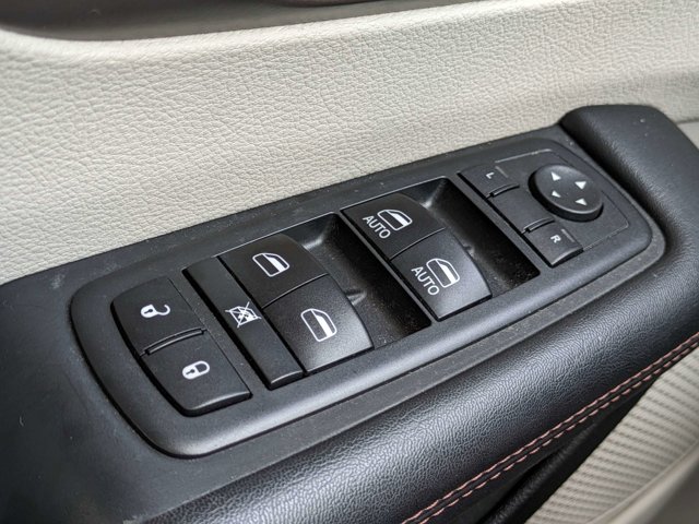 Used 2018 Chrysler Pacifica - photo 28