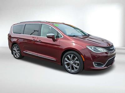 2018 Chrysler Pacifica FWD Minivan for sale #1509XH - photo 2