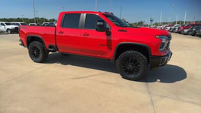 New 2025 Chevrolet Silverado 2500 LT Crew Cab 4WD Pickup for sale #25C1715 - photo 2