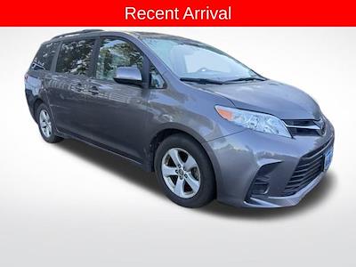 2018 Toyota Sienna FWD Minivan for sale #C950937U - photo 1
