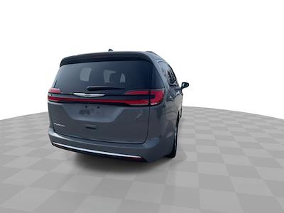 Used 2022 Chrysler Pacifica - photo 1