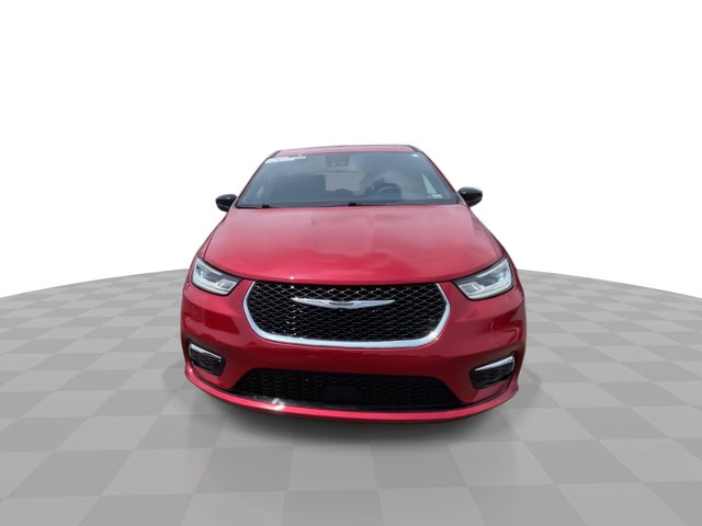 Used 2025 Chrysler Pacifica - photo 2