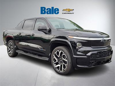 2024 Chevrolet Silverado EV Crew Cab 4WD, Pickup for sale #RU302400 - photo 1