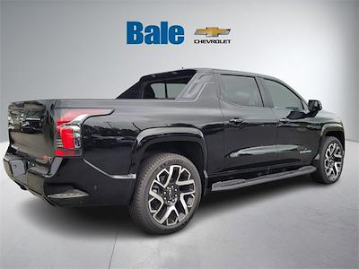 2024 Chevrolet Silverado EV Crew Cab 4WD, Pickup for sale #RU302400 - photo 2