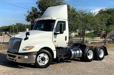 Used 2018 International LT International A26 Semi Truck for sale #502959 - photo 2