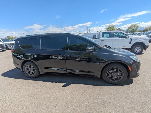 Used 2018 Chrysler Pacifica - photo 1