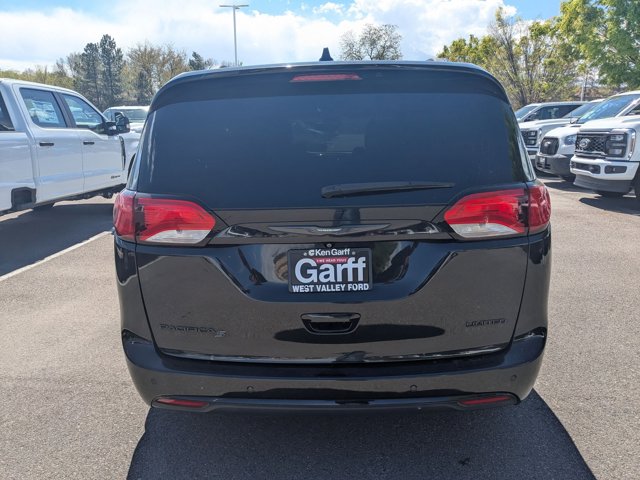 Used 2018 Chrysler Pacifica - photo 5