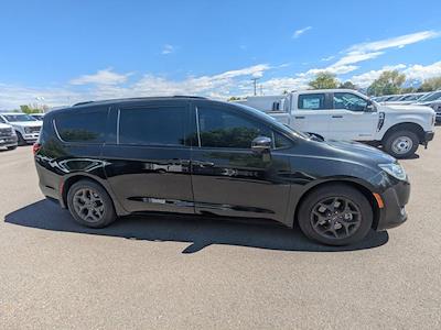 Used 2018 Chrysler Pacifica - photo 1
