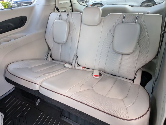 Used 2020 Chrysler Pacifica - photo 30