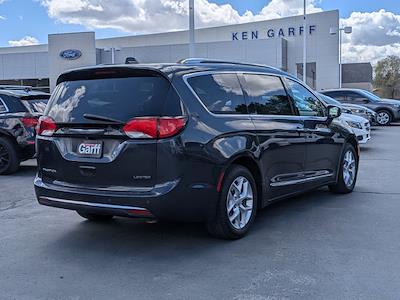 Used 2020 Chrysler Pacifica - photo 2