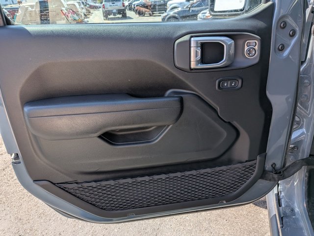 Used 2024 Jeep Gladiator - photo 12