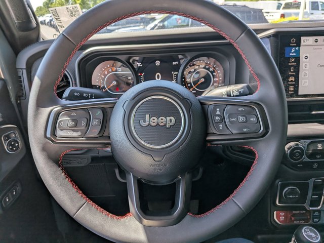 Used 2024 Jeep Gladiator - photo 16