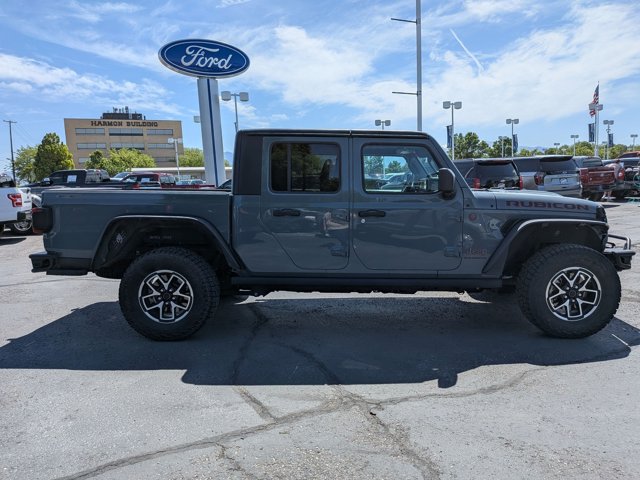 Used 2024 Jeep Gladiator - photo 1