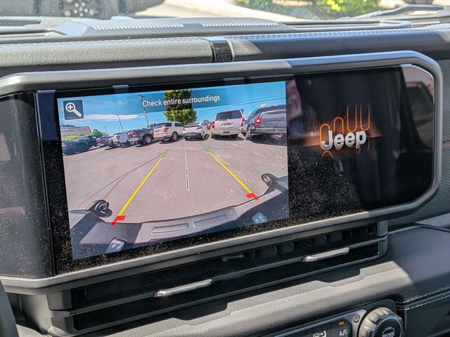 Used 2024 Jeep Gladiator - photo 21