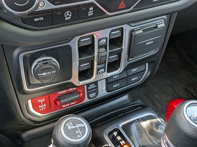Used 2024 Jeep Gladiator - photo 23