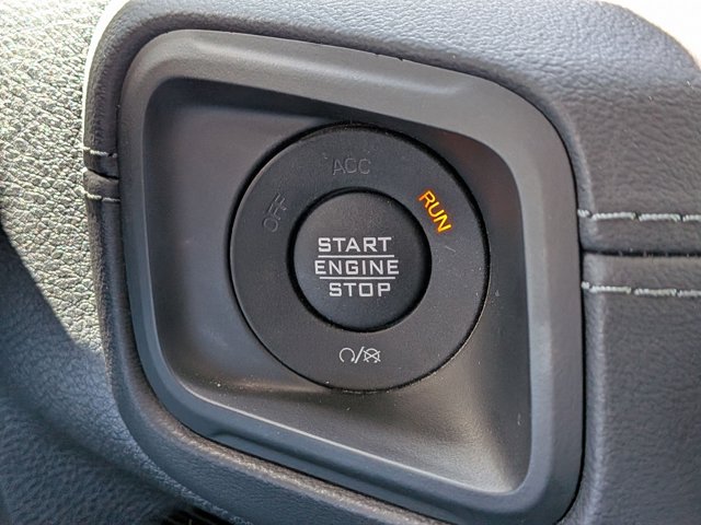 Used 2024 Jeep Gladiator - photo 24