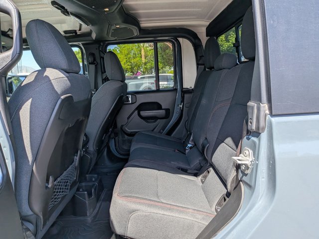 Used 2024 Jeep Gladiator - photo 28