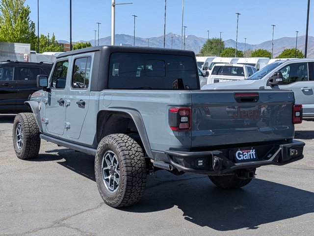 Used 2024 Jeep Gladiator - photo 6