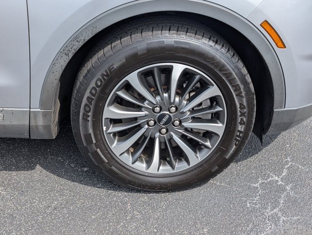 Used 2022 Lincoln Nautilus - photo 9