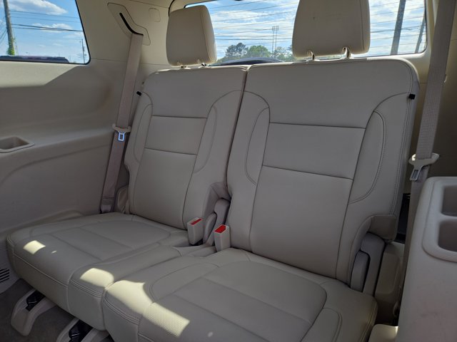 Used 2023 GMC Acadia - photo 16