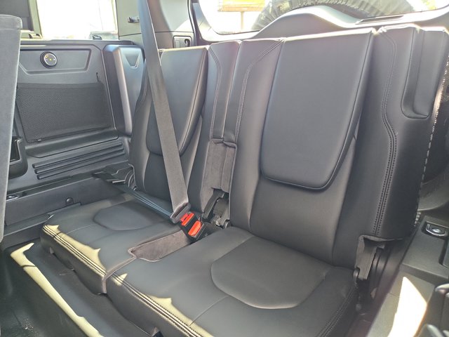 Used 2020 Land Rover Defender - photo 11
