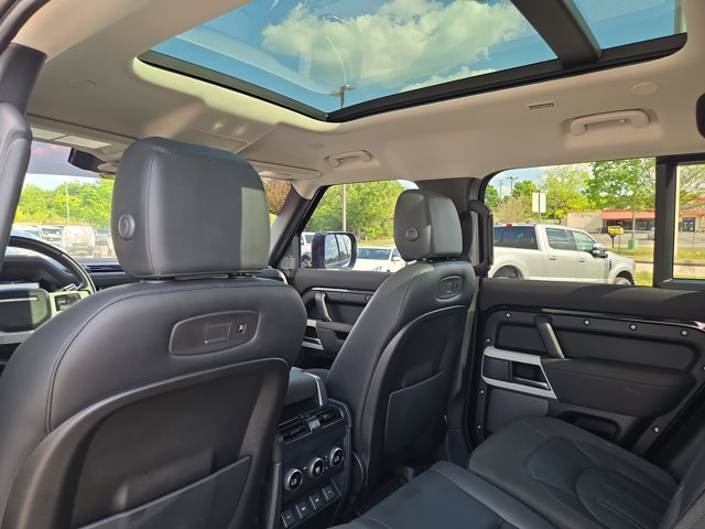 Used 2020 Land Rover Defender - photo 13