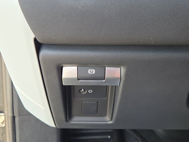 Used 2020 Land Rover Defender - photo 23