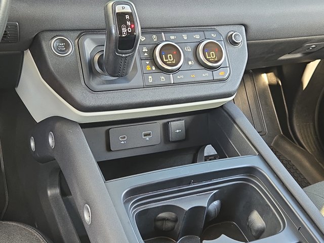 Used 2020 Land Rover Defender - photo 29