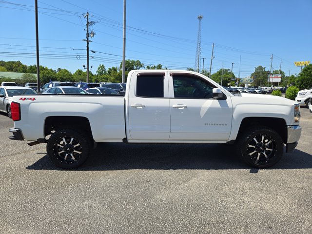Used 2018 Chevrolet Silverado 1500 - photo 2