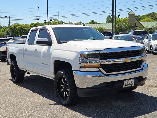 Used 2018 Chevrolet Silverado 1500 - photo 2