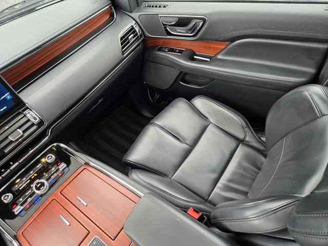 Used 2024 Lincoln Navigator - photo 20